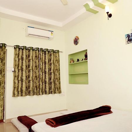 Shree Vinayak Guest House Ujjain Exterior photo