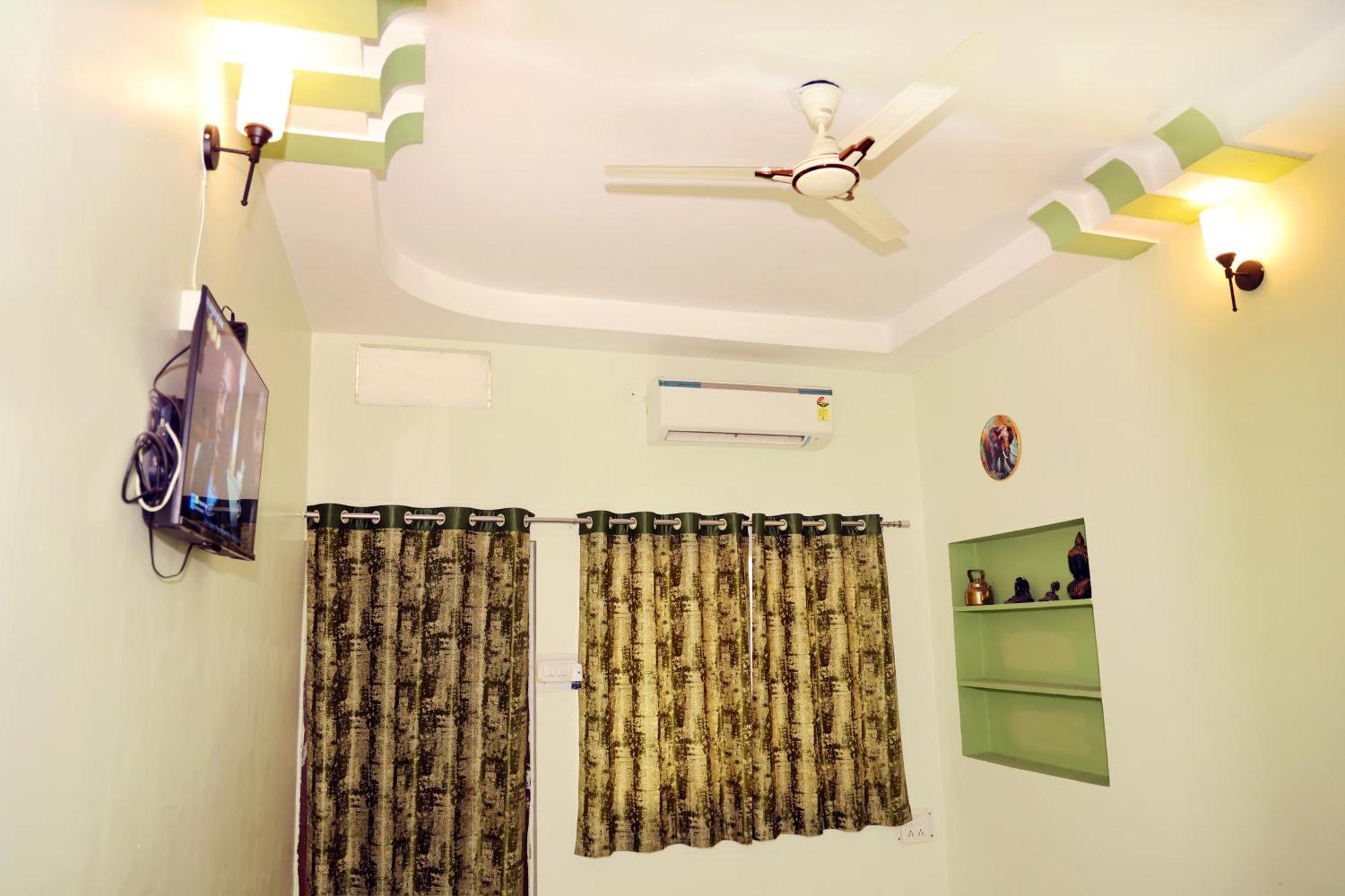 Shree Vinayak Guest House Ujjain Exterior photo